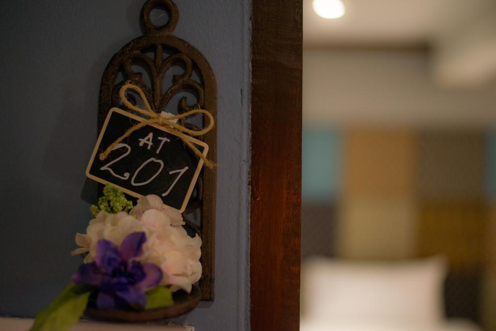 Hotel At Ease Bijou à Chiang Mai Chambre photo