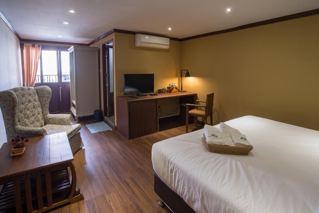 Hotel At Ease Bijou à Chiang Mai Extérieur photo