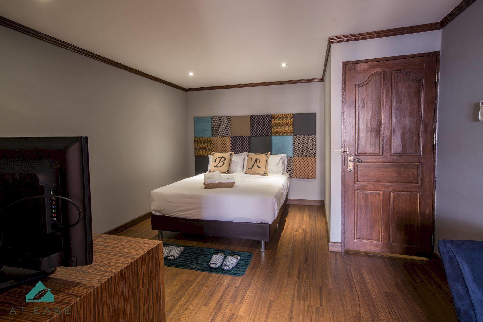 Hotel At Ease Bijou à Chiang Mai Extérieur photo