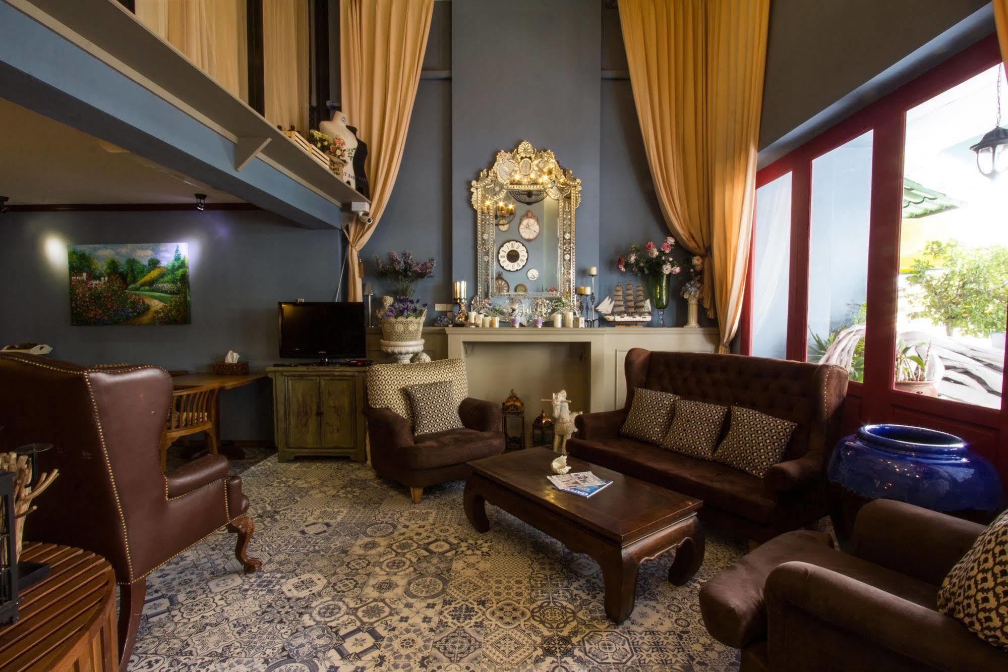 Hotel At Ease Bijou à Chiang Mai Extérieur photo