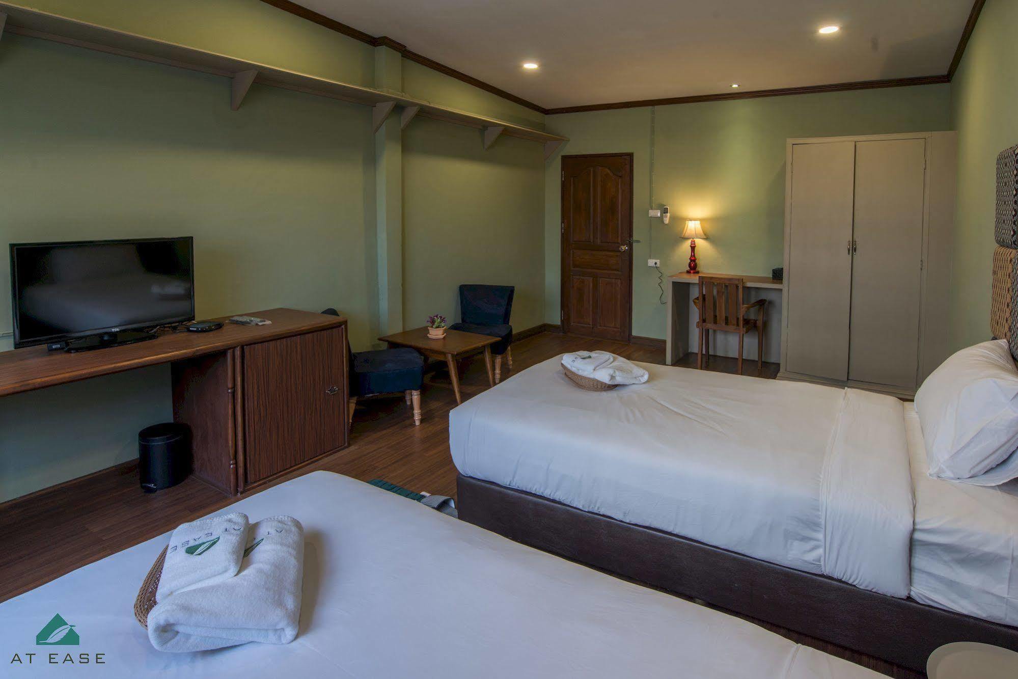 Hotel At Ease Bijou à Chiang Mai Extérieur photo
